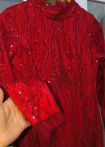 Kırmızı İşlemeli Uzun Kollu Abiye Elbise - Görsel 2