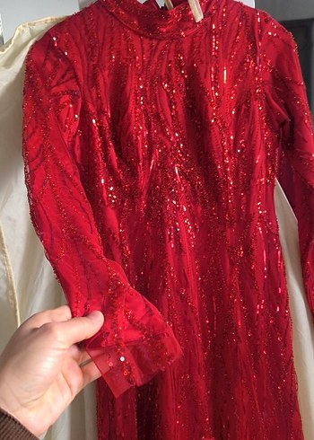 Kırmızı İşlemeli Uzun Kollu Abiye Elbise - Görsel 9