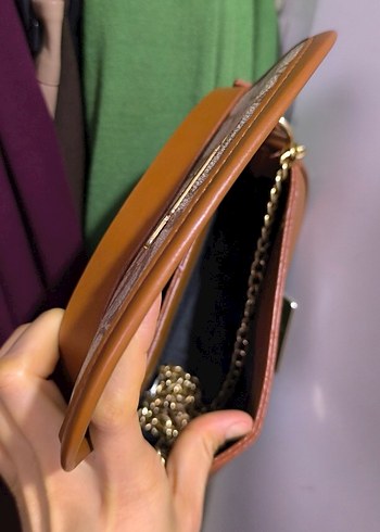 Zincir Detaylı Bej Deri Kadın Çanta - Görsel 5