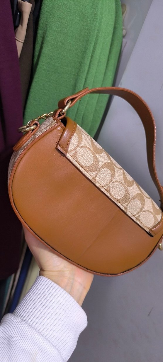 Zincir Detaylı Bej Deri Kadın Çanta - Görsel 3