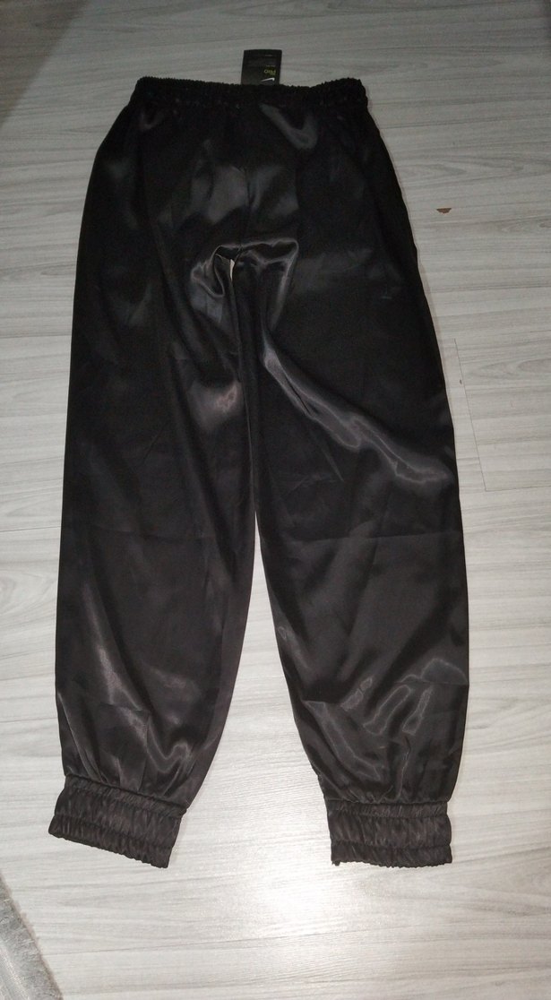 Nike Siyah Kadın Rahat Kesim Kumaş Pantolon - Görsel 2