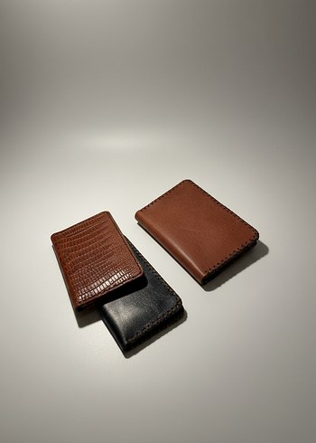 Deri kahvetengi cüzdan sağdaki - Görsel 2