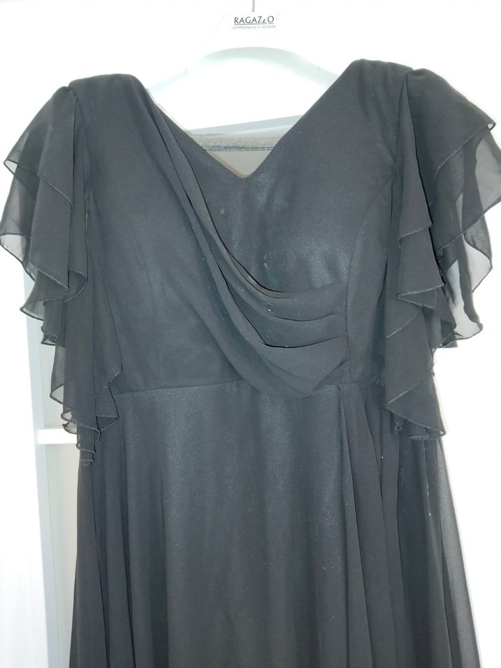 Siyah V Yakalı Uzun Gotik Kadın Elbise - Görsel 5