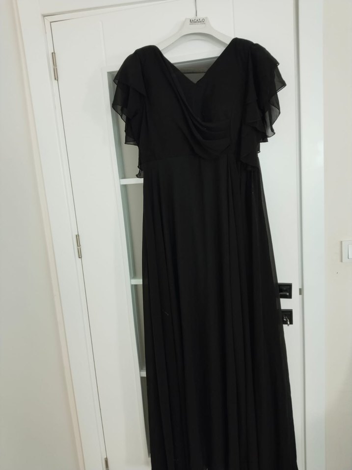 Siyah V Yakalı Uzun Gotik Kadın Elbise - Görsel 2