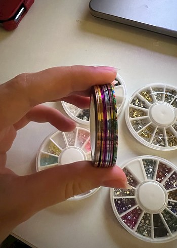 Çok Renkli Tırnak Süslemeleri Seti - Görsel 7