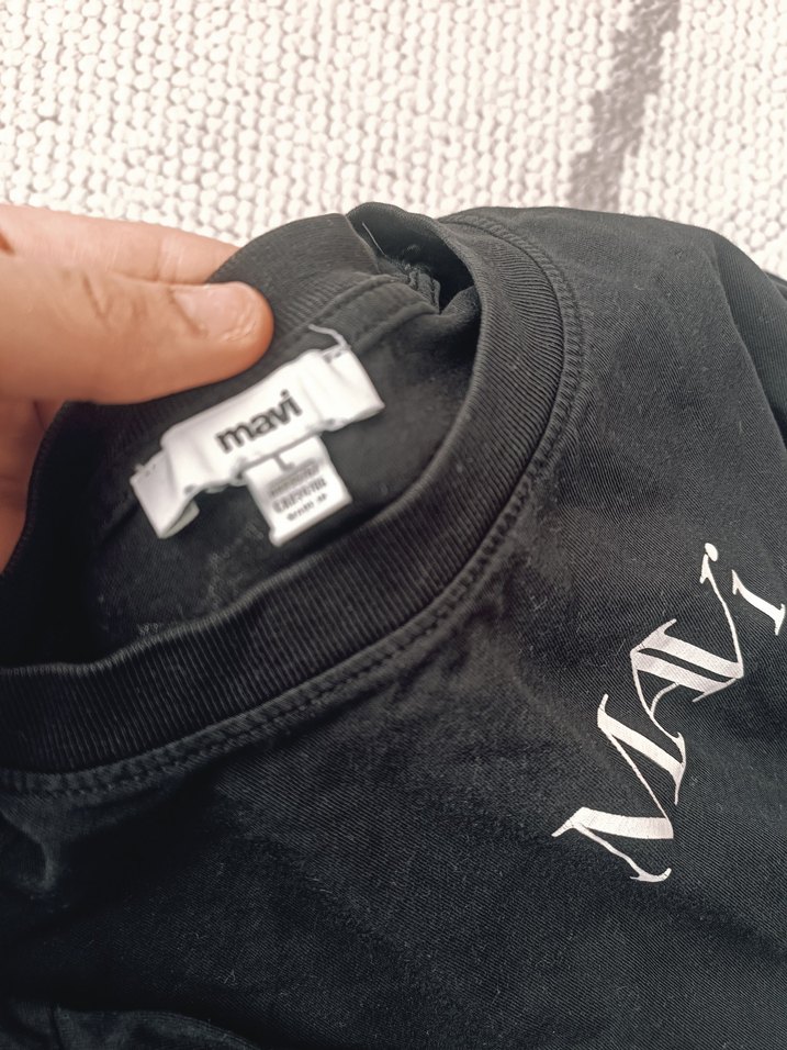 Drapeli Siyah Deri Hamile Tişörtü - Görsel 2