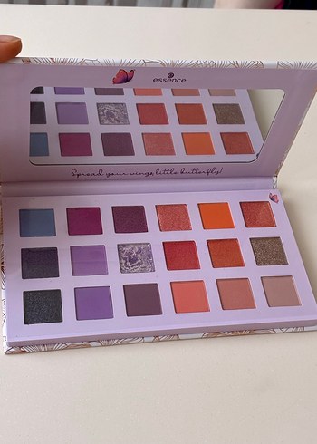 ESSENCE Çok Renkli Göz Farı Paleti - Görsel 2