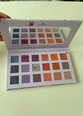 ESSENCE Çok Renkli Göz Farı Paleti - Görsel 3