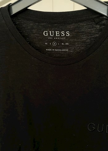 Guess Tişört...Slim fit M beden - Görsel 3