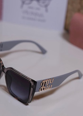 Miu Miu Gri Sokak Stili Kadın Gözlüğü - Görsel 4