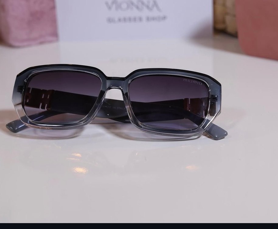 Miu Miu Gri Sokak Stili Kadın Gözlüğü - Görsel 2