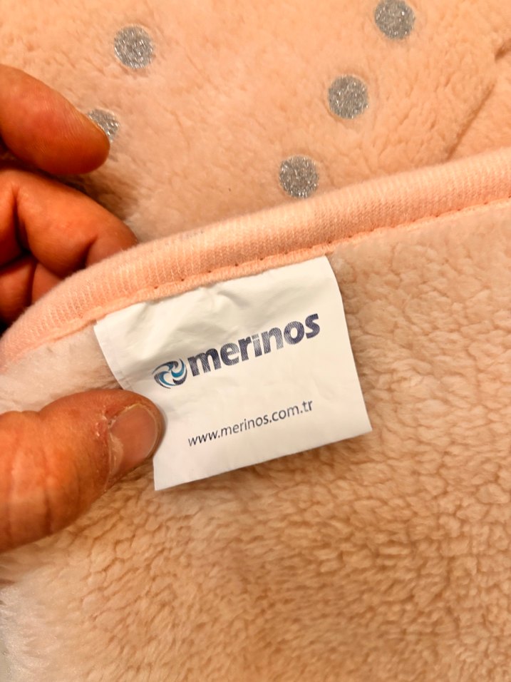 Nakışlı Beyaz Yatak Örtüsü - Görsel 2