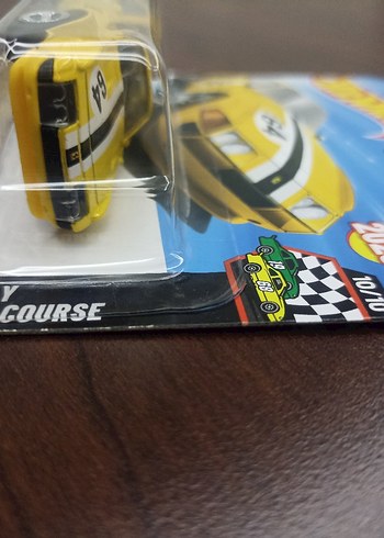 Hot Wheels Sarı Ferrari Oyuncak Araba - Görsel 3