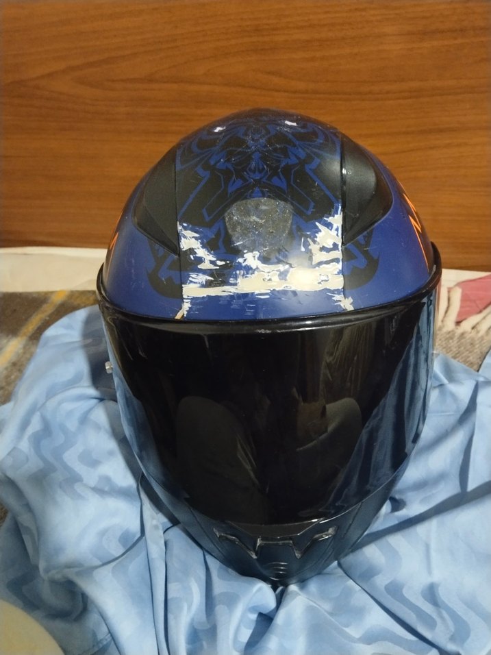 Mavi Desenli Tokalı Motosiklet Kaskı - Görsel 2