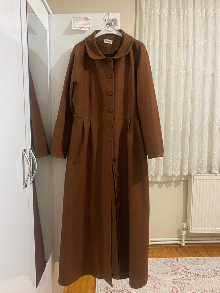 Uzun Kahverengi Düğmeli Kadın pardesü - Görsel 2