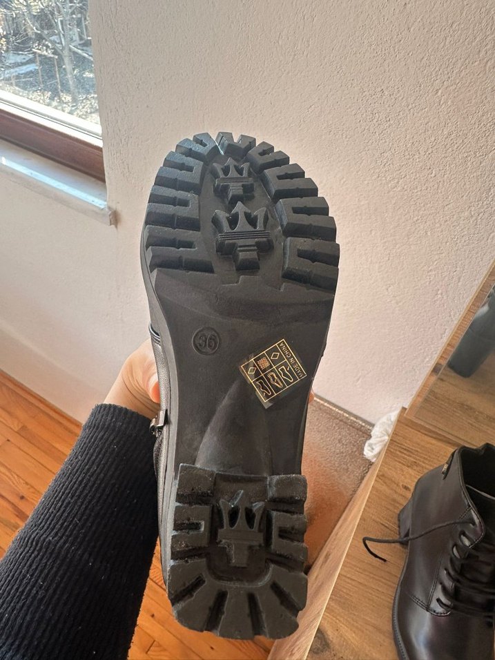 Siyah Deri Gotik Topuklu Kadın Bot - Görsel 3