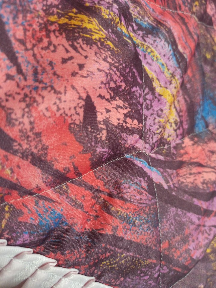 Koyu Bordo Batik Desenli Yatak Örtüsü - Görsel 2