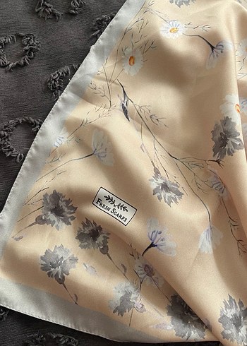 Bej Gri Mavi Çiçekli Şal- Fresh Scarfs - Görsel 2