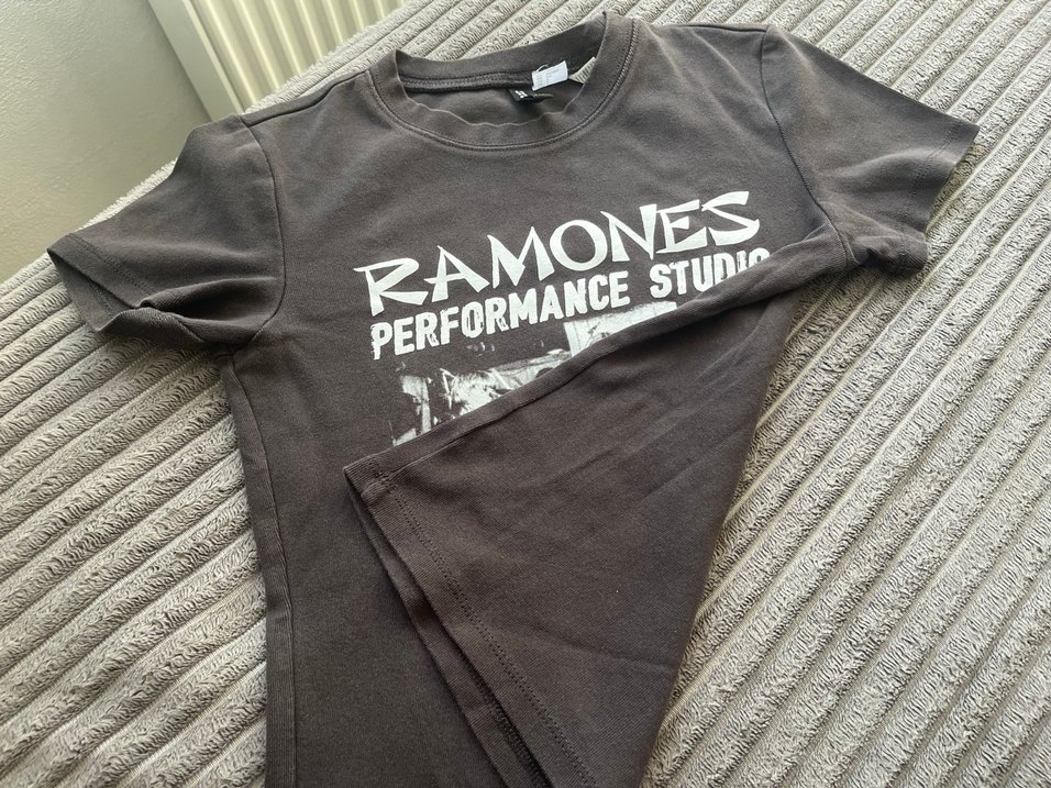 H&M kısa kollu tshirt - Görsel 3