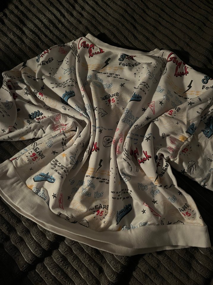 Beyaz yazılı oversize yarasa kol sweat - Görsel 2