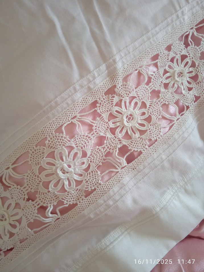 el yapımı Pembe İşlemeli orjinal yün yorgan - Görsel 2