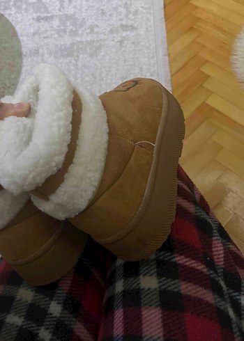 Kız Çocuk Kahverengi Peluş Ev Terliği - Görsel 3