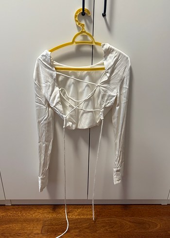 Beyaz Keten Drapeli Halter Yaka Bluz - Görsel 2