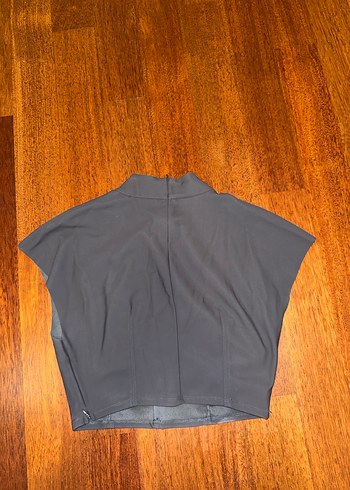 Gri Yüksek Yakalı Kısa Kollu Mini Bluz - Görsel 2