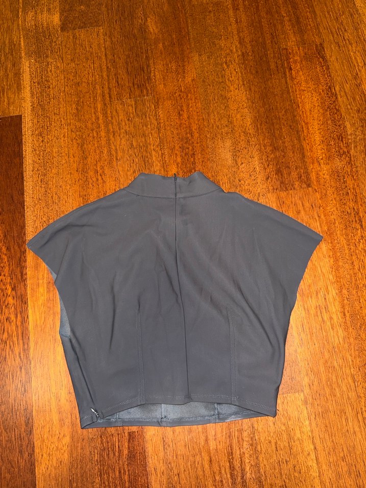 Gri Yüksek Yakalı Kısa Kollu Mini Bluz - Görsel 2