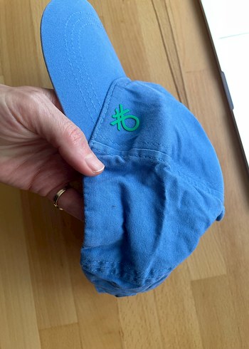 Benetton 12+ Yaş, > 23 cm