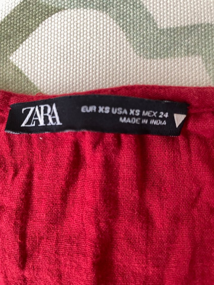 Zara Kırmızı Bohem Nakışlı V Yaka Crop Bluz - Görsel 2