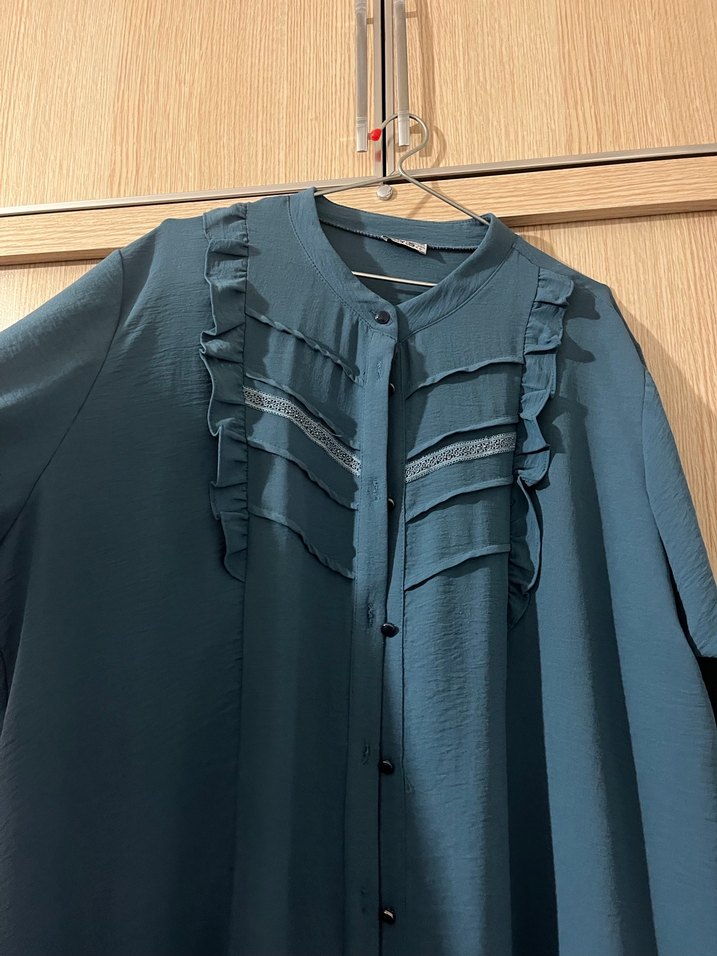 Uzun Kollu Mavi Nakışlı Salaş Tunik - Görsel 2