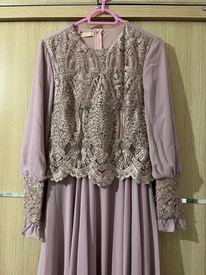 Uzun Kollu Nakışlı Dantel Detaylı Kadın Abiye Elbise - Görsel 2