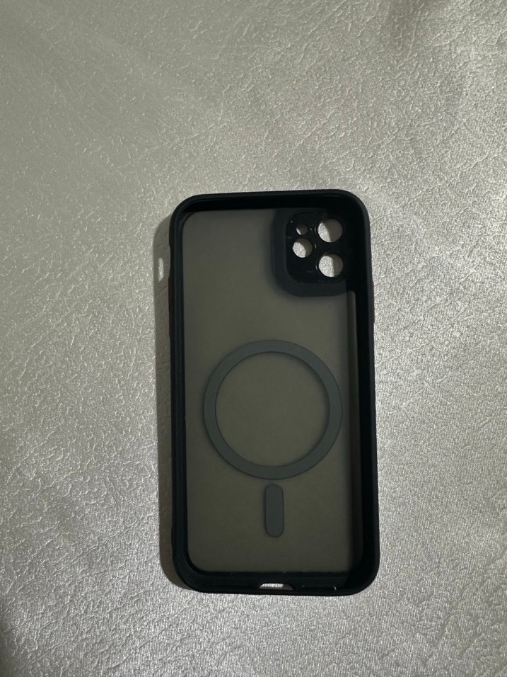 İphone 11 Düğmeli Siyah Normcore Telefon Kılıfı - Görsel 2