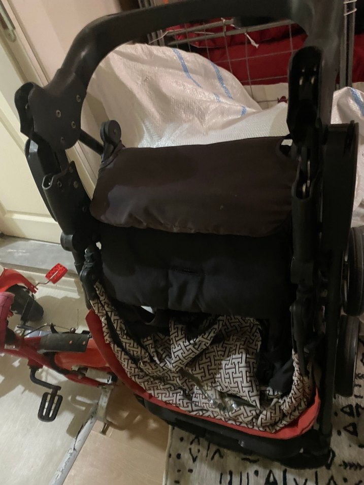 Katlanabilir Siyah Bebek Arabası - Görsel 2