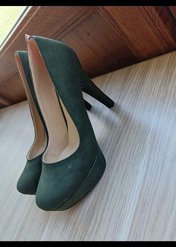 Yeşil Süet Stiletto Tokalı Kadın Ayakkabı - Görsel 2