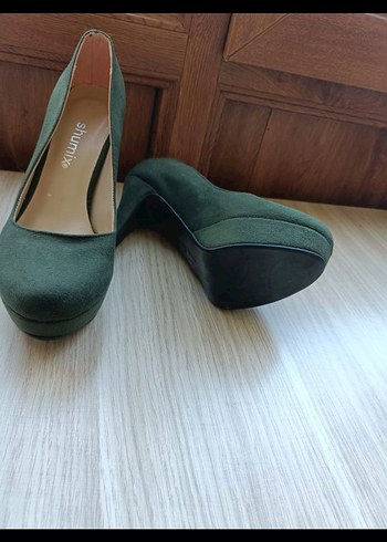 Yeşil Süet Stiletto Tokalı Kadın Ayakkabı - Görsel 3