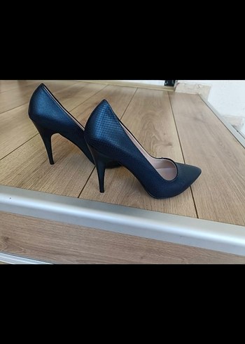 Mavi Yılan Derisi Desenli Stiletto Topuklu Ayakkabı - Görsel 2