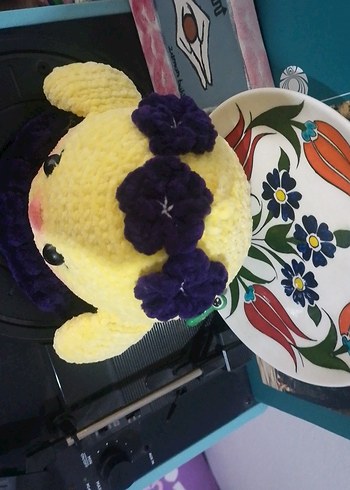 Etekli ve çiçek detaylı civciv amigurumi - Görsel 4