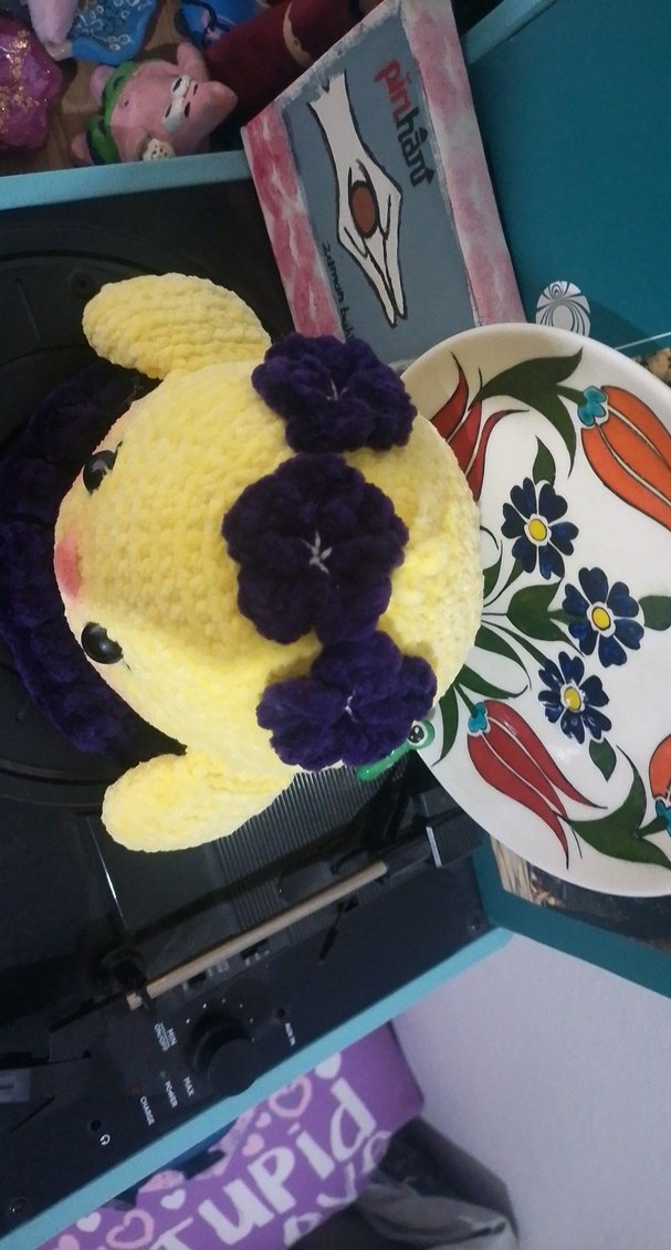 Etekli ve çiçek detaylı civciv amigurumi - Görsel 4