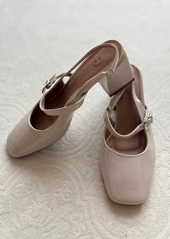 Bej Tokalı Kadın Topuklu Klasik Ayakkabı - Görsel 3