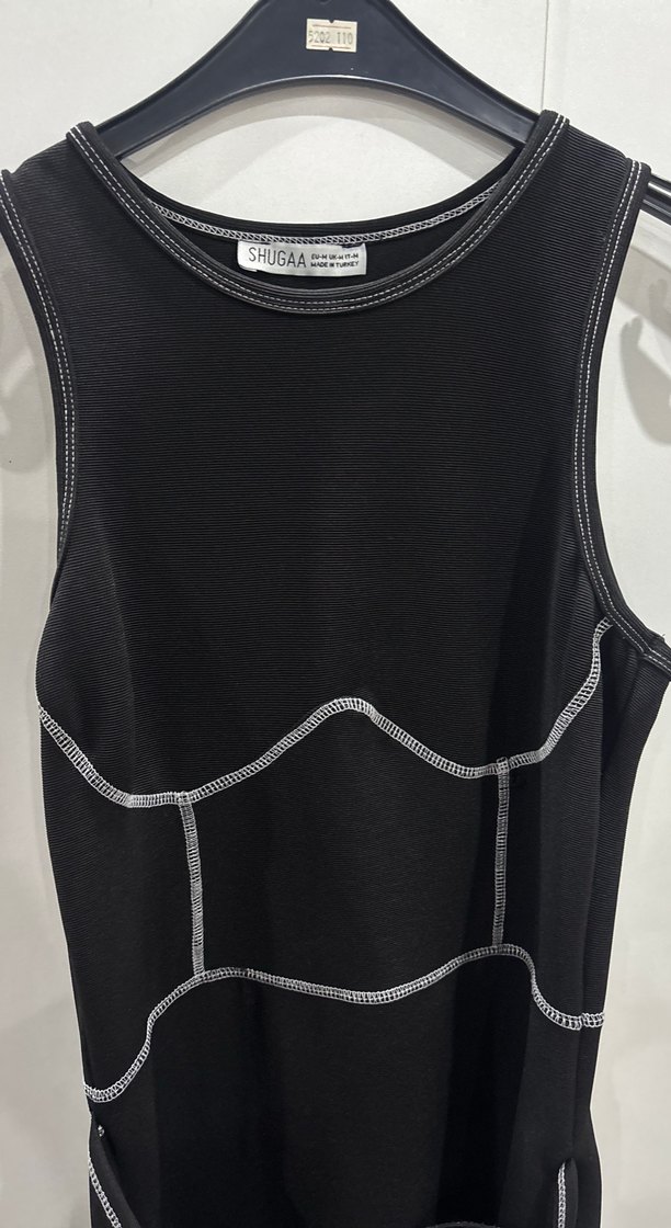 Siyah Yüksek Yakalı Kemerli Uzun Elbise - Görsel 3