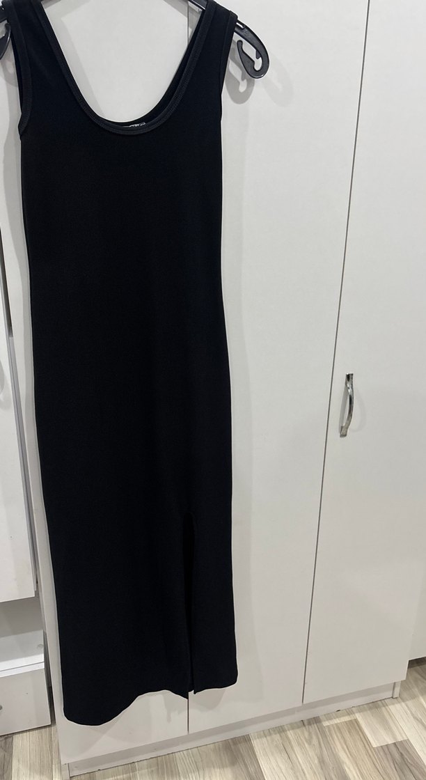 Siyah V Yakalı Uzun Kolsuz Elbise - Görsel 4