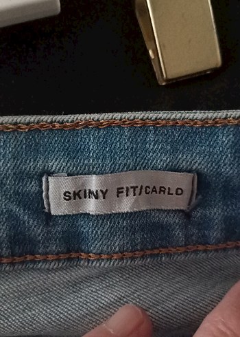 Gri Düğmeli Rahat Kesim Kadın Kot Pantolon - Görsel 3