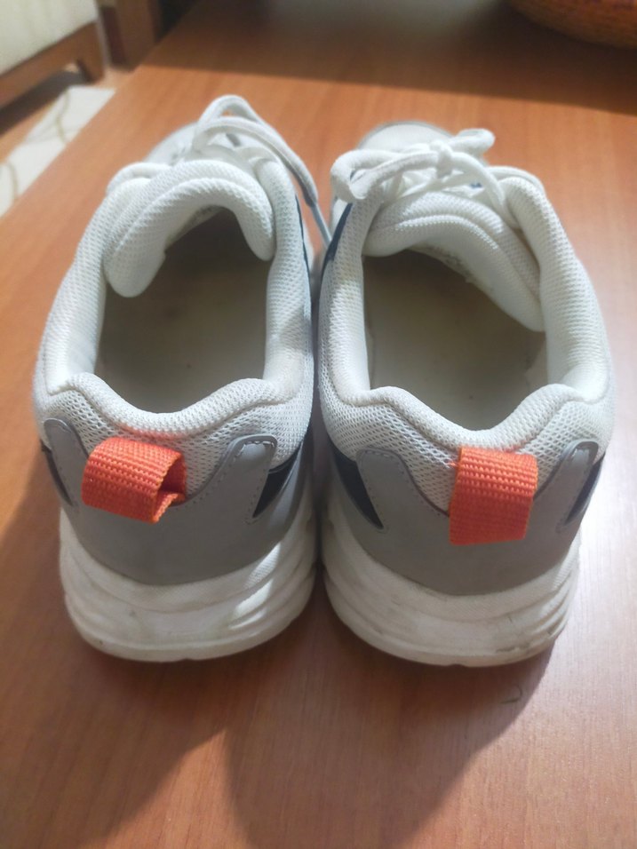 Beyaz Gri Bağcıklı Spor Ayakkabı - Görsel 3