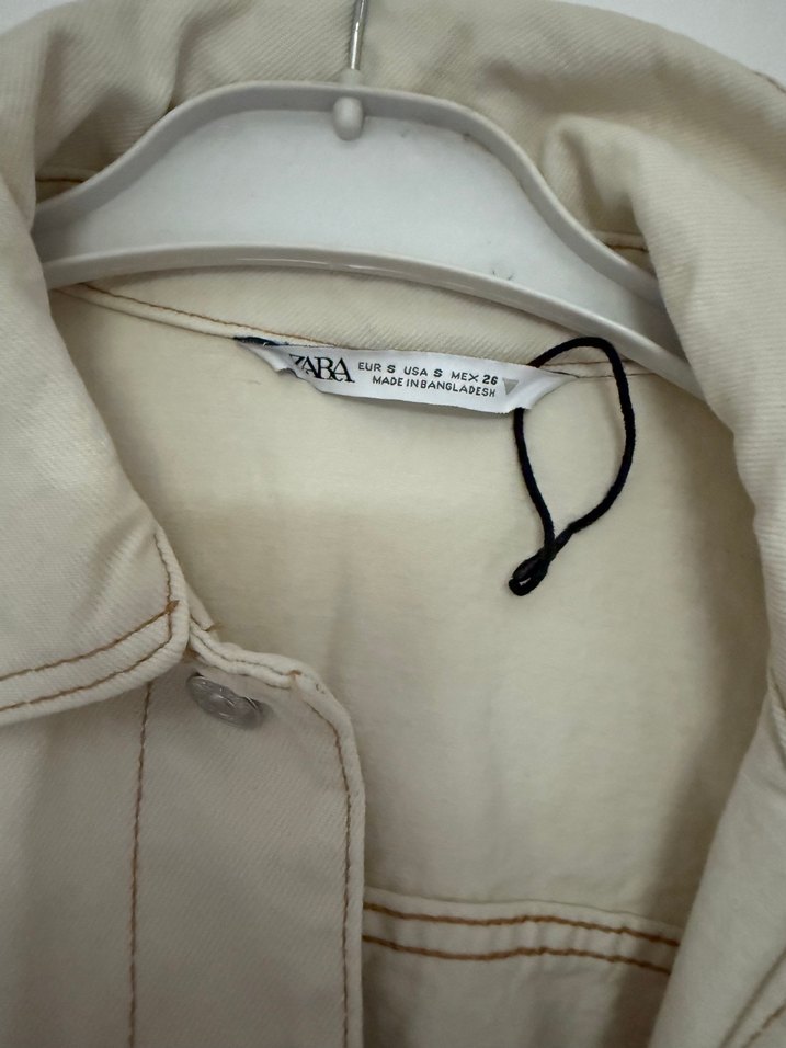 Zara marka Bej Kadın Denim Ceket Düğmeli Normal Boy - Görsel 3