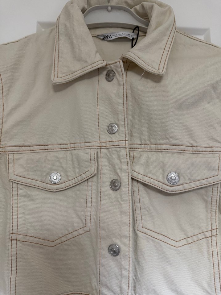 Zara marka Bej Kadın Denim Ceket Düğmeli Normal Boy - Görsel 4