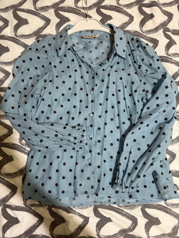 Düğmeli Uzun Kollu Puantiyeli Kadın Gömlek - Görsel 2