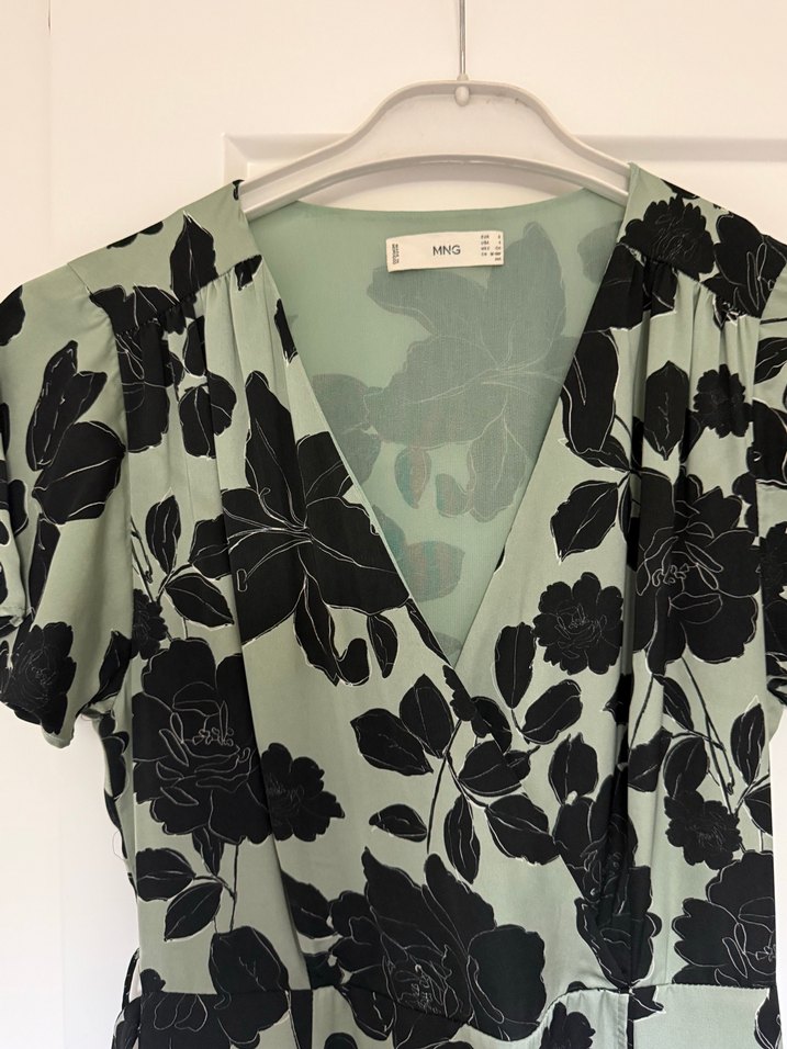 Mango marka Yeşil Siyah Çiçek Desenli Uzun Bohem Elbise - Görsel 3