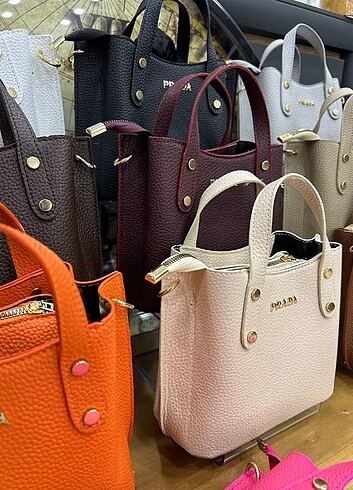 Prada Prada kol çantası